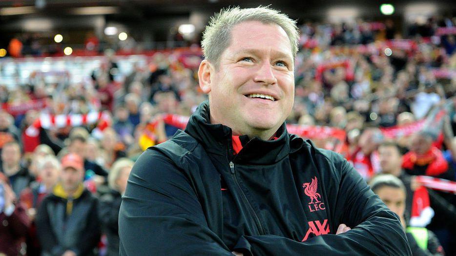 میراث ماندگار مت برد در لیورپول؛ واکنش جامعه فوتبال به درگذشت او